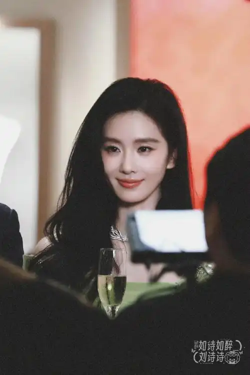 刘诗诗穿es