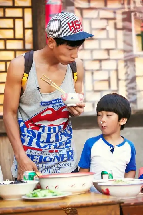 张亮&天天:朋友般相处和玩闹,同时又有自己的原则.