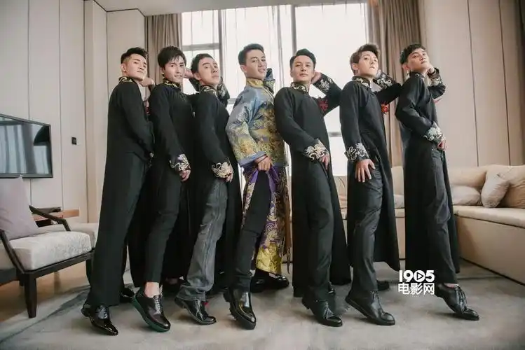 陈妍希陈晓婚礼合影:伴郎团芥末刷牙陈晓改口敬茶