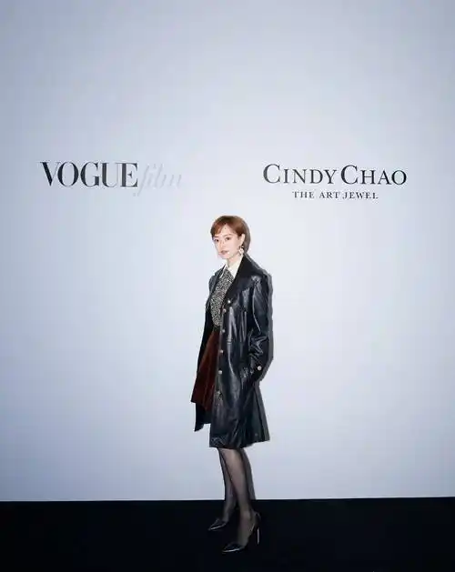 38岁孙俪毫无老态高跟鞋营造的时尚气质身材管理加分