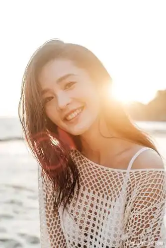 来自气质女神李沁的笑容,你的微微一笑让整个世界都明媚了!