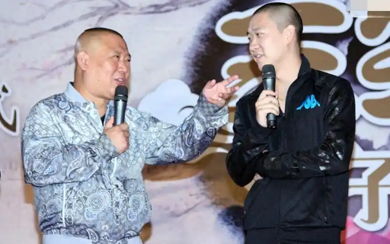 【德云社】郭德纲:喂过狗是身份的象征 听听曹云金当年怎么给郭德纲喂