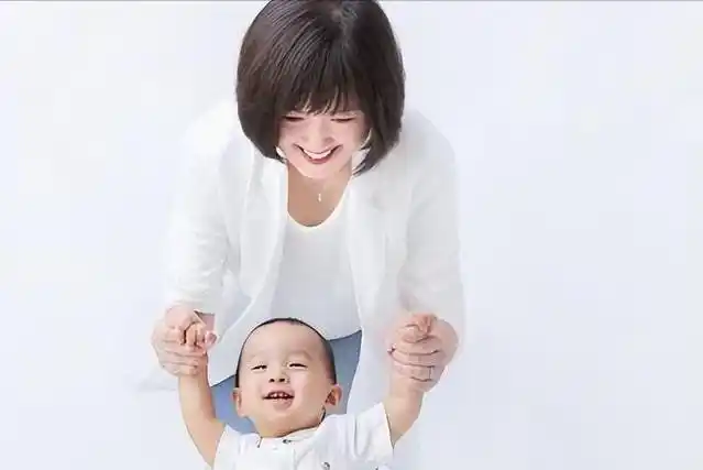 蒋小涵36岁高龄产子老公是圈外人如今爱情事业双丰收