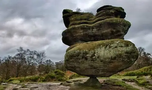 全球最怪石头,第二个颜色漂亮,最后一个令人望而生畏