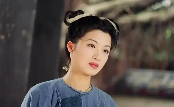 陈少霞,这位演绎者,宛若皎洁明月,她的存在如白月光般柔和而耀眼.