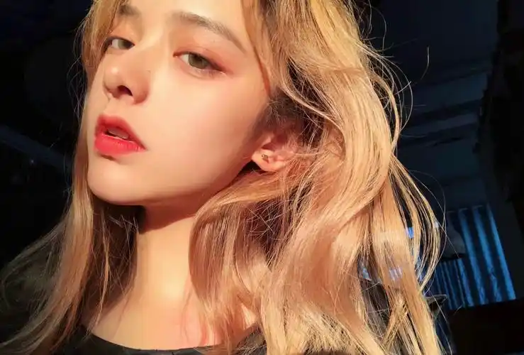 美女校花,颜值爆表_高清图集_新浪网