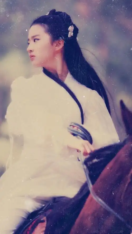 刘亦菲便是小龙女本人了,泛黄老照片也挡不住仙女般倾世的容貌