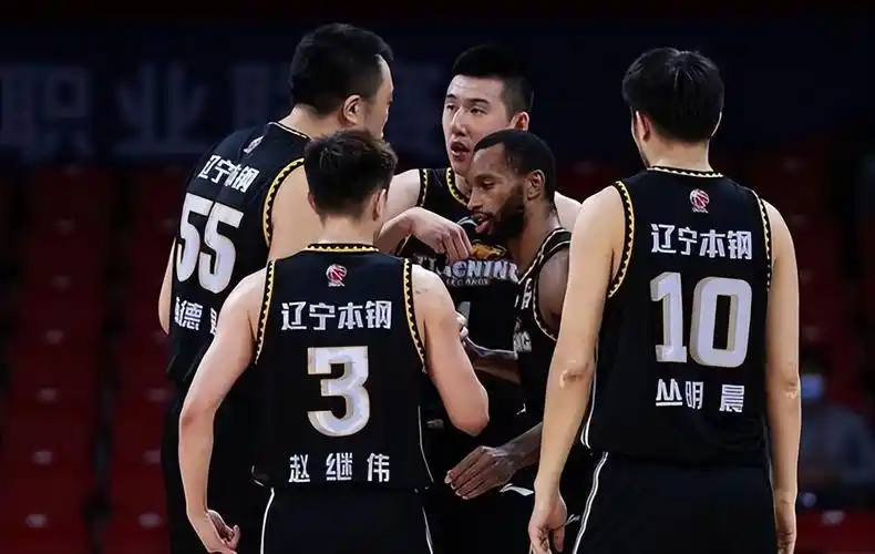 悬念揭晓辽宁男篮官宣更换主帅杨鸣被外教取代乌戈面临考验