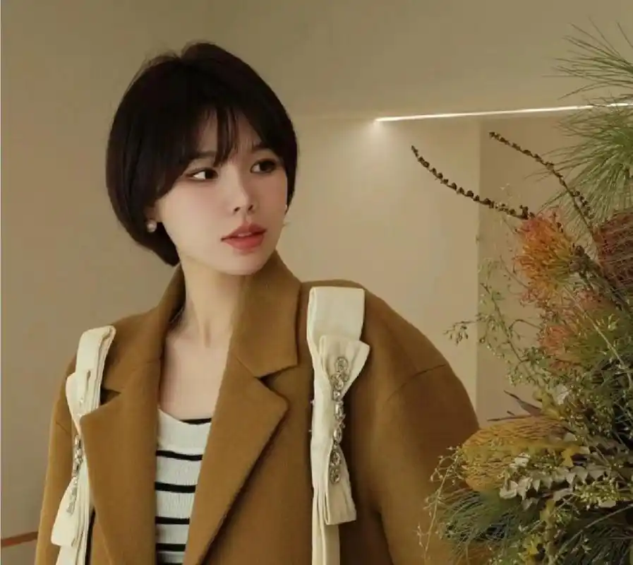 女生酷酷的短发发型