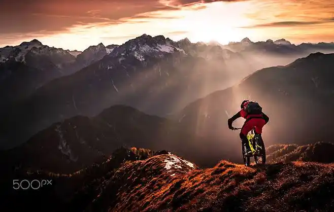 户外山地自行车户外活动爬山的人骑行户外素材户外图片