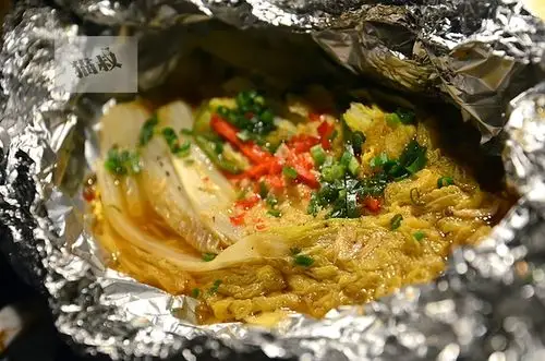 锡纸娃娃菜,锡纸金针菇,这种做法保留了食材的原汁原味和营养,鲜美无