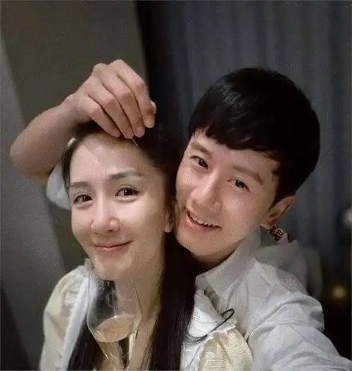 被人称吃软饭没作品的张杰,早已另辟"喜"径