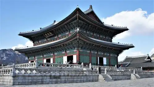 韩国:首尔景福宫的勤政殿(韩国的故宫)