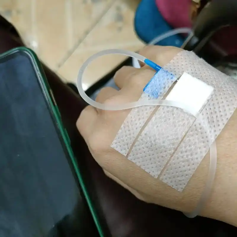 大家在外一定要好好照顧自己呀……打针输液对于怕疼的人来说真的