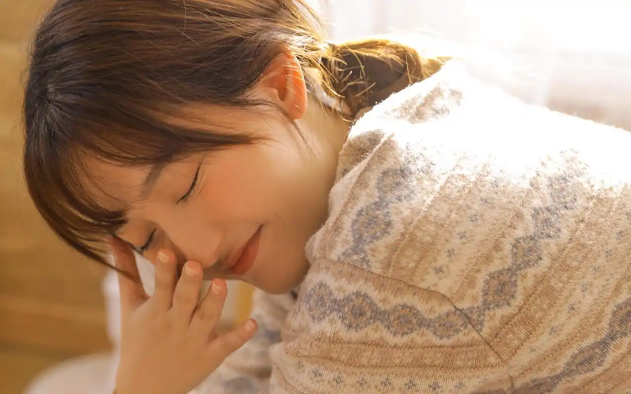 可爱性感女生初秋写真图片桌面壁纸