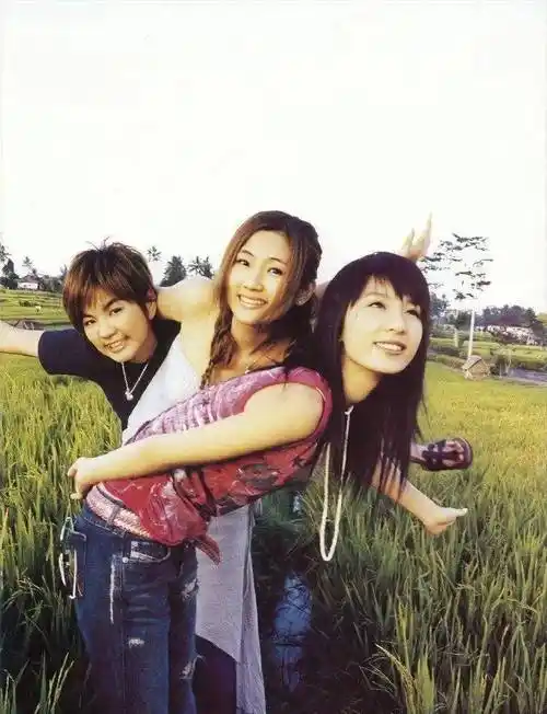 从2001年出道至今已经21年,三位成员包括selina(任家萱),hebe(田馥甄)