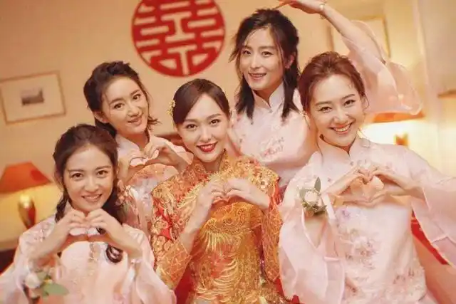 唐嫣大学室友兼伴娘,演过《延禧》《芈月传》,出道17年都不火