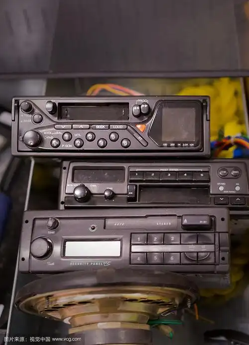 老式汽车收音机的