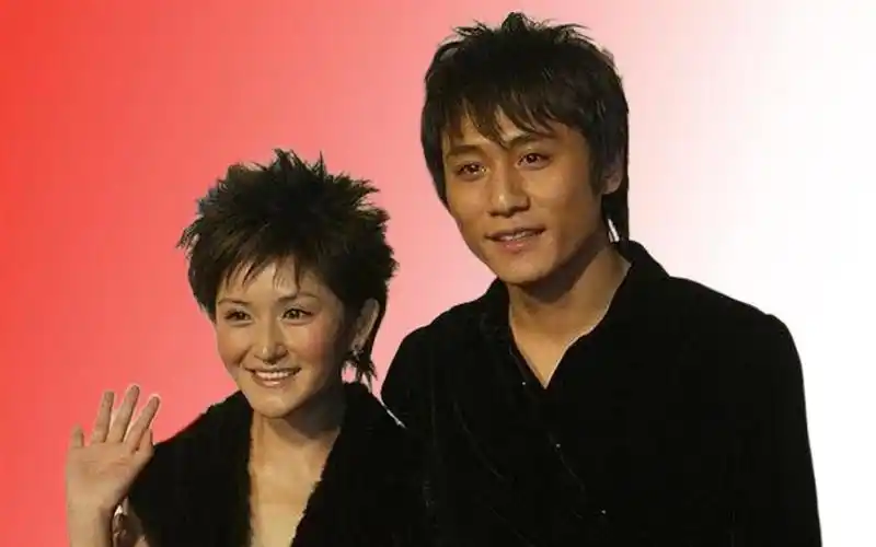 分手17年后,再看刘烨和谢娜各自现状,才明白二人注定不是一路人