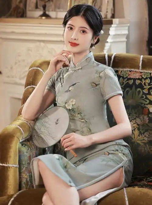 素色旗袍2022年新款八扣长款改良气质中国风大旗袍