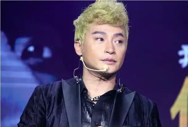 小虎队陈志朋被曝2次偷税漏税,还辱骂员工,满嘴脏话风波升级