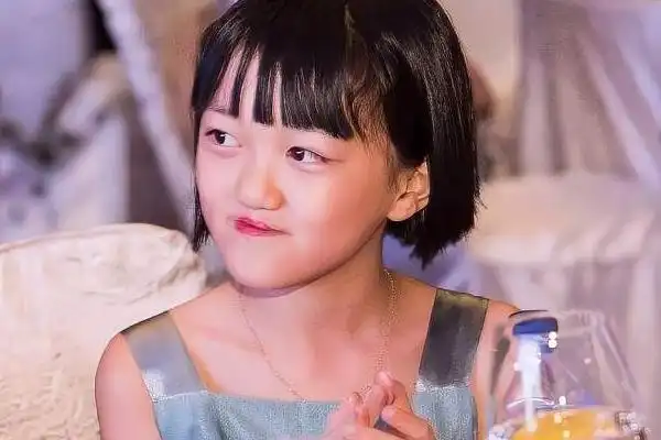 李嫣的嘴为什么是瘪的