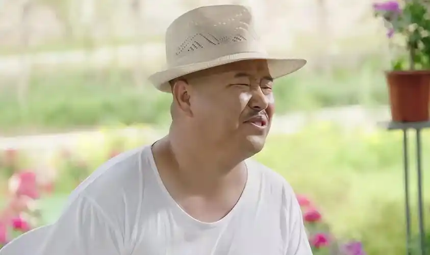 王小利|王小利:与相伴7年的发妻离婚后,转身娶小11岁李琳,他怎样了