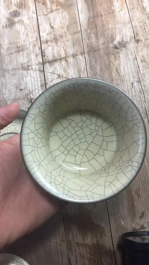 传世哥窑盖碗紫口铁足