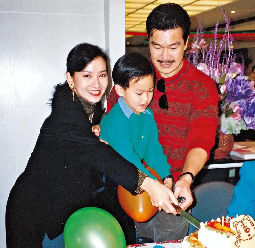 70岁"不老女神"赵雅芝:两任丈夫都姓"黄",3个儿子都是学霸