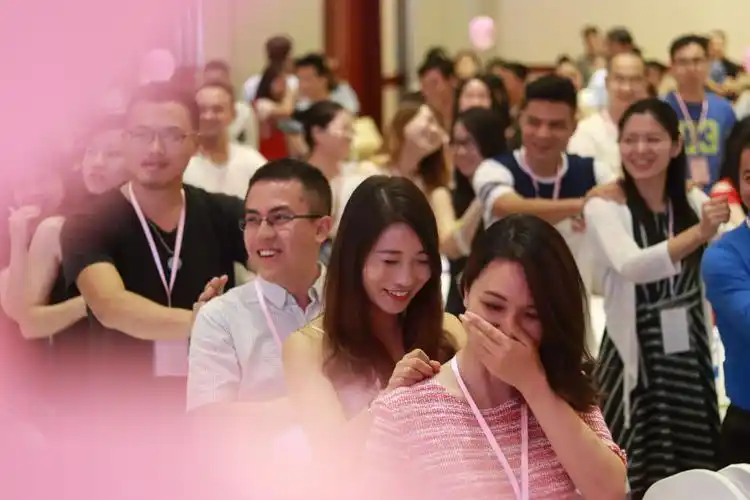 这个相亲大会深圳600多名精英都来了