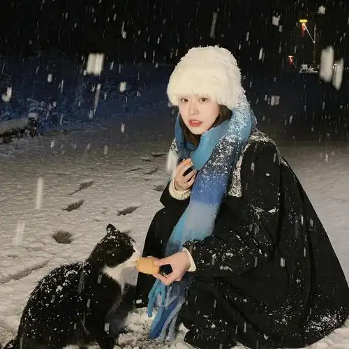 雪景情侣头像一男一女 下雪天滑雪cp情头一左一右【婚礼纪】 - 金雪