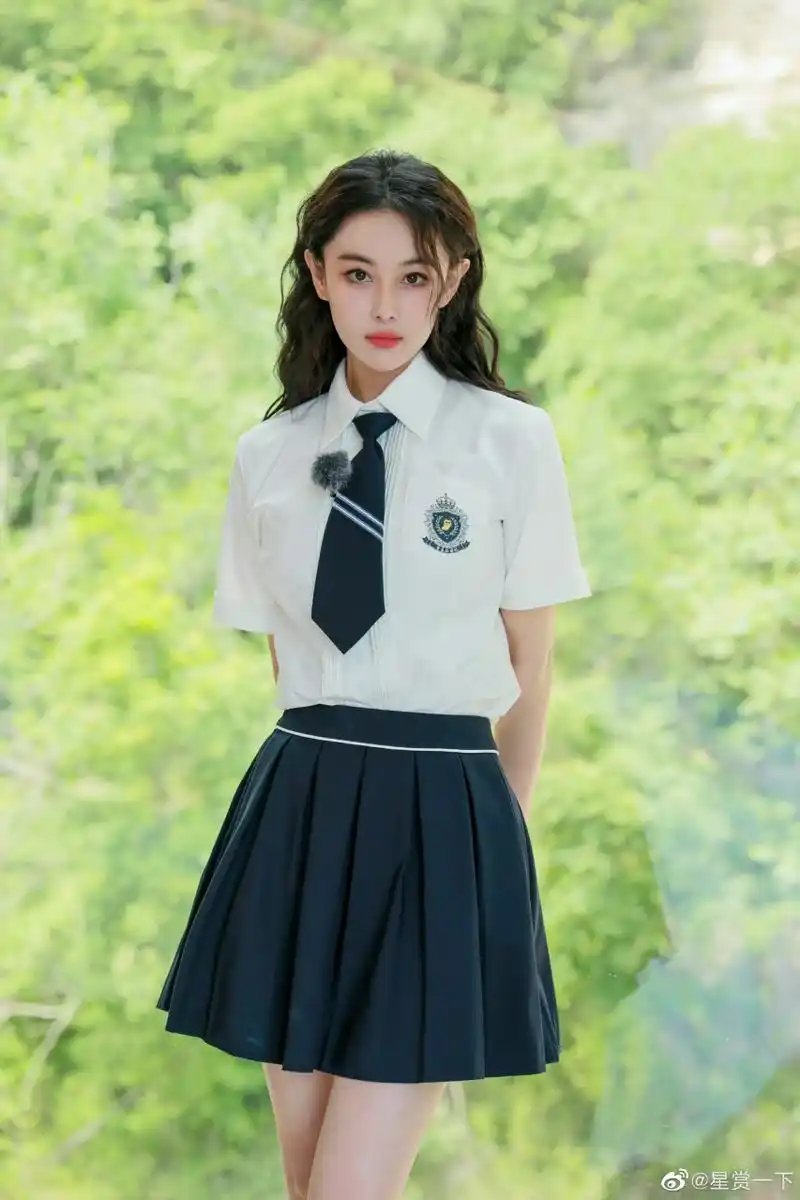 张馨予靓丽清纯壁纸,好看吗#张馨予# #娱乐最前沿# #每日娱乐播报