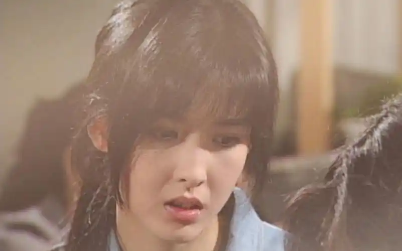 大时代周慧敏龙纪文两人像老朋友一样谈笑讲着展博的种种两人都坚信