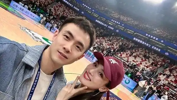 杨鸣爱情故事生活细节曝光|辽宁队|赵继伟|郭艾伦|辽宁飞豹_网易订阅