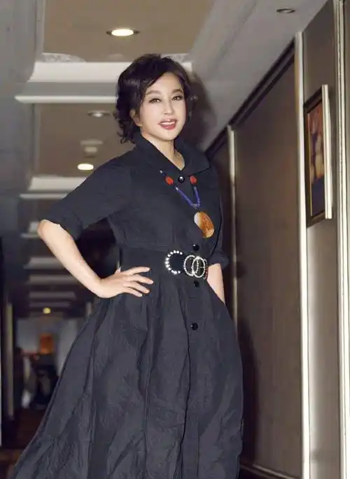 演员阿峰:辣眼刘晓庆的满脸嫌弃,余生不会辜负被我抛下的儿子_陈国军