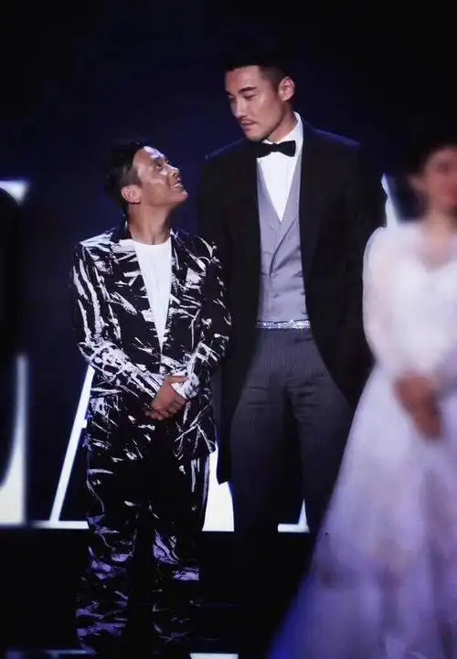 陆毅陈坤都给他当配角,当红时退圈,晒2亿衣服比李湘更土豪_胡兵