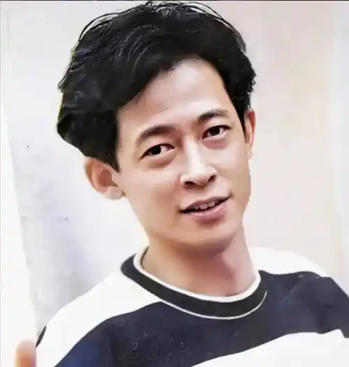 20岁不被看好,40岁获大满贯视帝,娱乐圈中少有不靠娱乐生存之人_王志