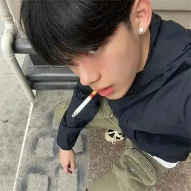 正适合那些长相特别帅气,并且想要一张特别霸气的男生头像的小伙伴们