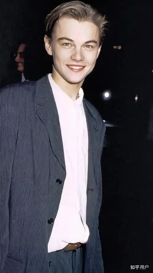 小李子年轻时颜值比现在小鲜肉差多少