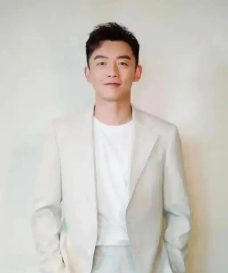 郑恺的头像来啦 太帅了