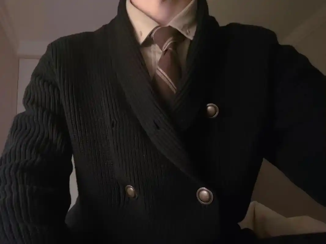 不露脸系列 #反差 #衬衫控 #西装ootd #黑色系 - 抖音