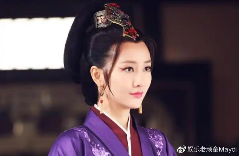 许多精彩的作品,但是令人印象最为深刻的,还是胡歌版本的《琅琊榜》