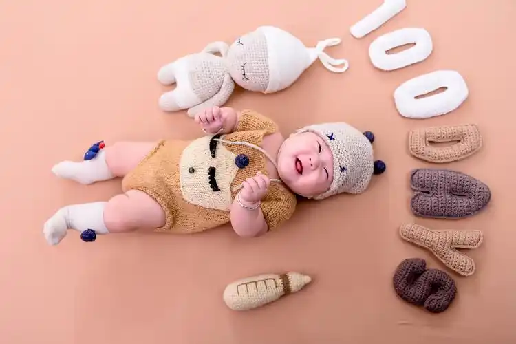 宝宝百天拍的照片