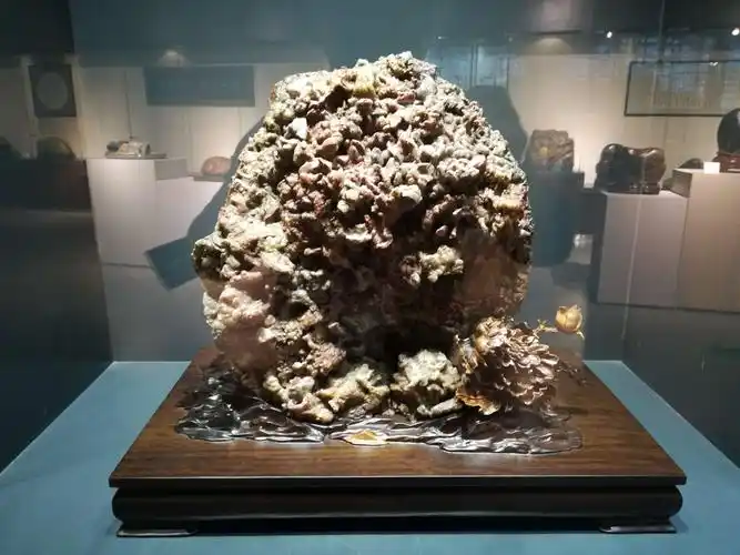 奇珍异石,彰显出大自然鬼斧神刀的魅力.