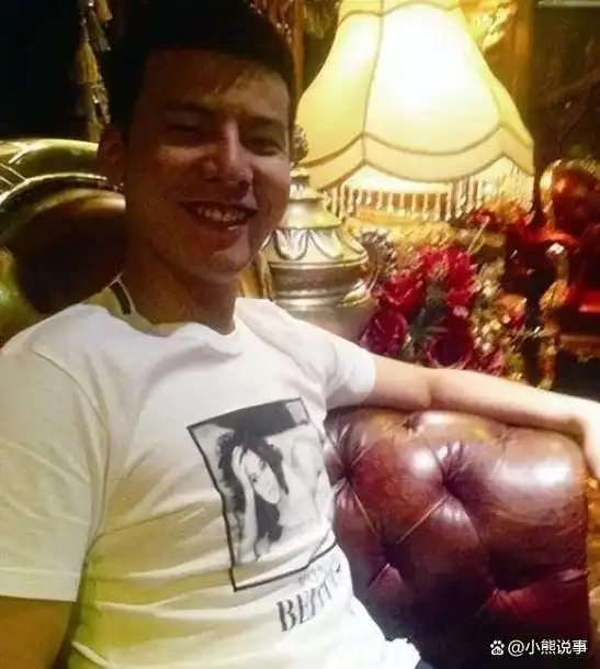 吉克隽逸与男友相恋6年,在她低谷时不离不弃却在大火后娶了别人