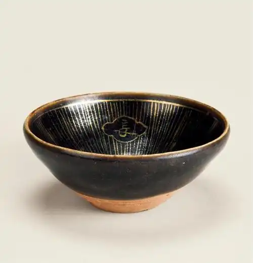 宋代吉州窑黑釉描金长命富贵梅花纹碗