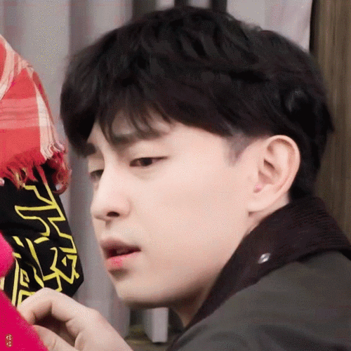 邓伦撒娇看起来娘吗? ? ? ?