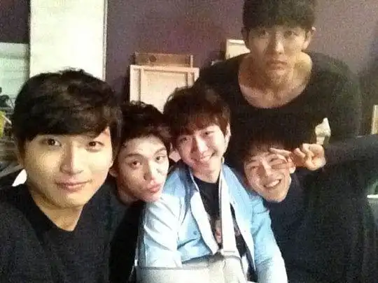 韩男团2pm俊昊亲身探访2am拍摄现场(图)