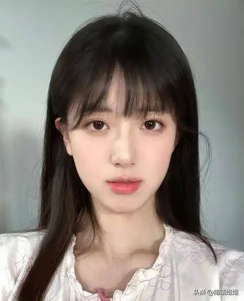 "长期化妆"和"长期素颜"的女人皮肤区别有多大?