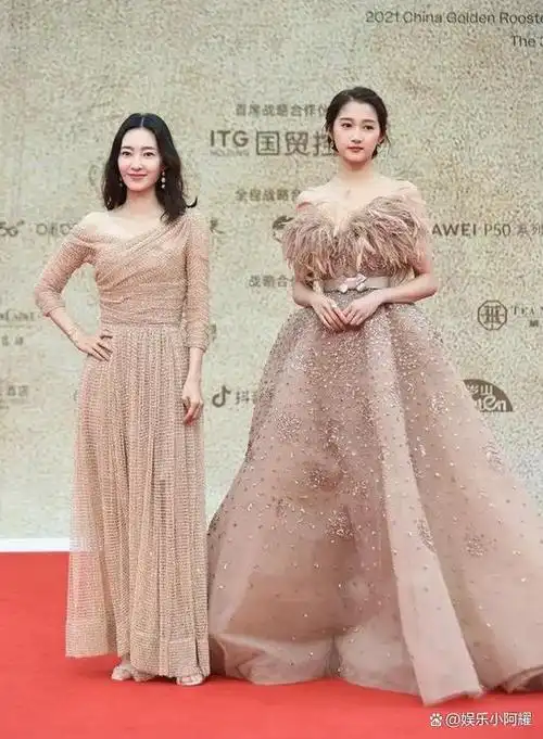 略显超群的身高优势更加突出.因此,在整体照片中,她很少显得失意.